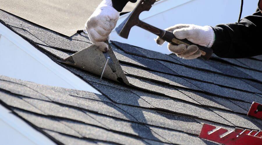 Expert Emergency Roof Repairs services in Miller City, IL